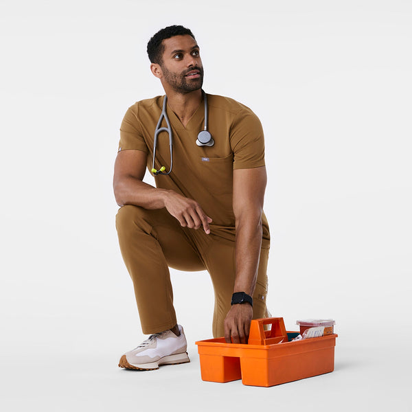 men's Earth Chisec -  Scrub Top™