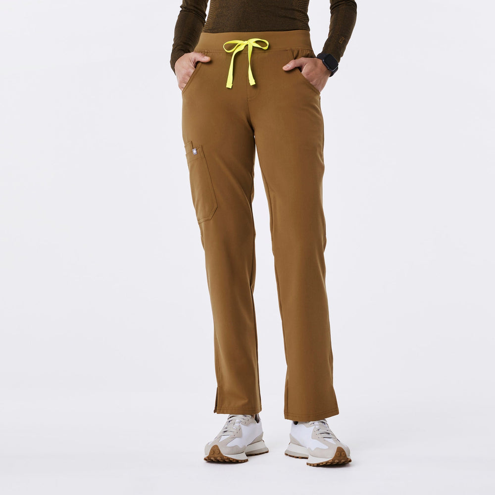women's Earth Kade - Petite Straight-Leg Scrub Pant™