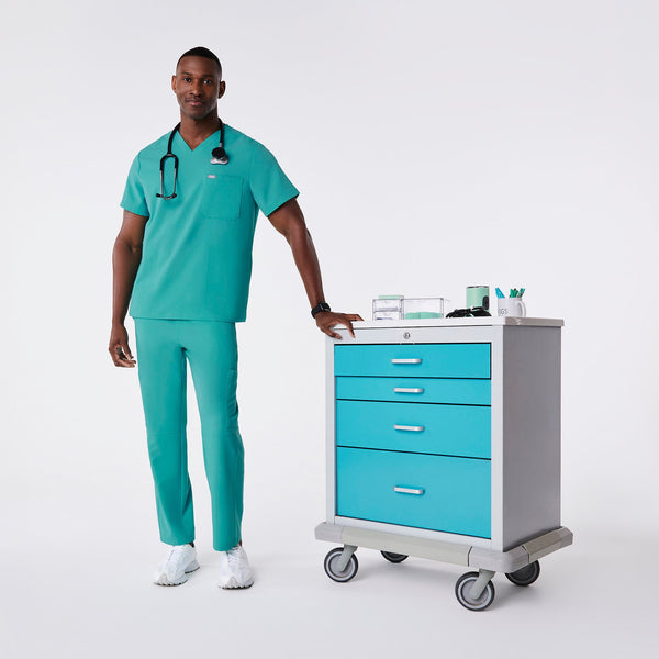 men's Oasis Chisec -  Scrub Top™