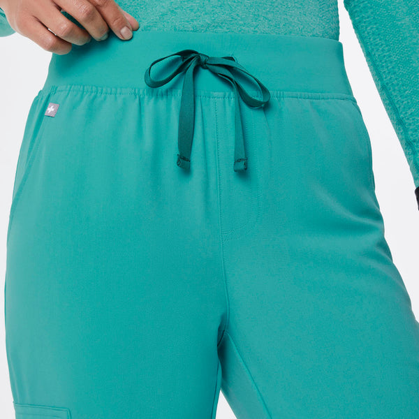 women's Oasis Zamora High-Rise - Petite Jogger Scrub Pant™