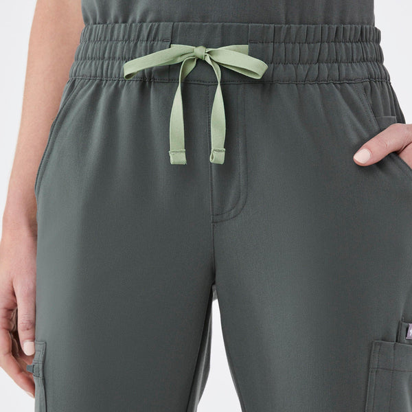 women's Bonsai Uman Relaxed - Petite Jogger Scrub Pant