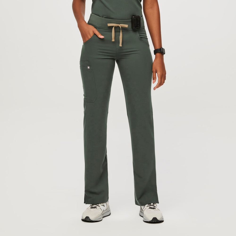 women's Moss Kade - Petite Straight-Leg Scrub Pant™