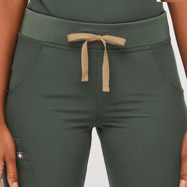 women's Moss Kade - Petite Straight-Leg Scrub Pant™