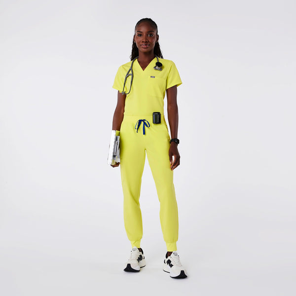 women's Serving Lime Zamora - Petite Jogger Scrub Pant™