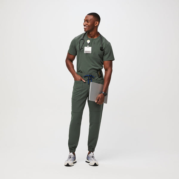 men's Moss Classic Cape - Short Cargo Jogger Scrub Pant