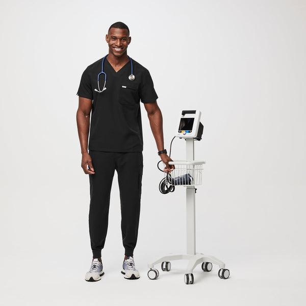 men's Black Classic Leon™ - Cargo Scrub Top
