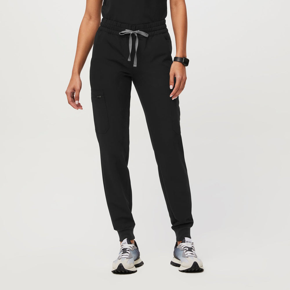 women's Black Uman Relaxed - Tall Jogger Scrub Pant