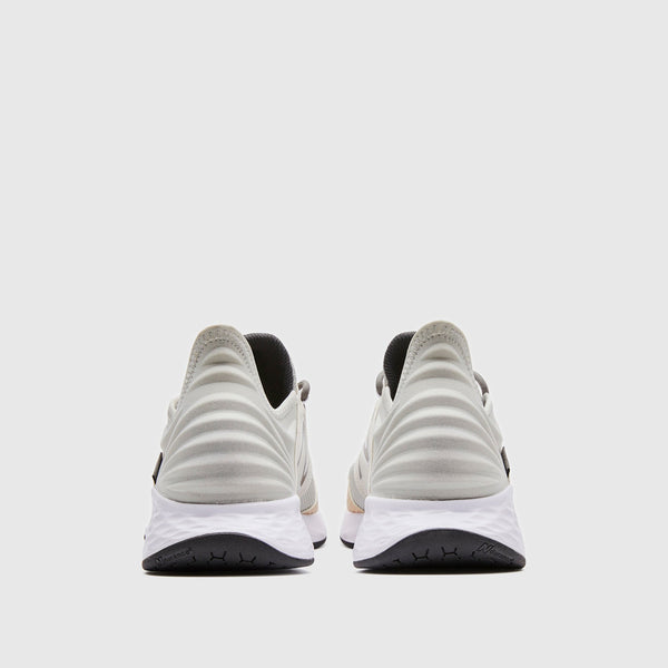 unisex Grey FIGS | New Balance Roav