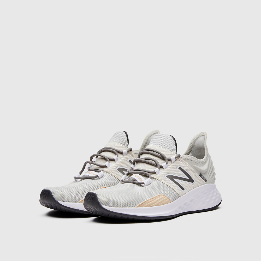 unisex Grey FIGS | New Balance Roav