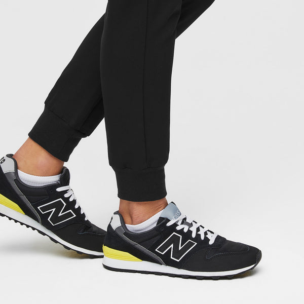 Women's Black Zamora™ - Petite Jogger Scrub Pant