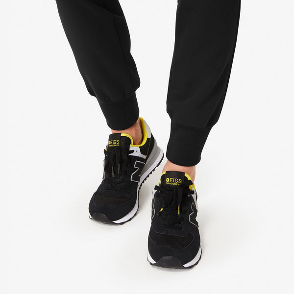 women's Black Maua - Jogger Scrub Pant